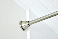 Seamless Crown Molding Transitions for Tiled Walls