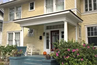 Sweet Savannah: A House Full of Charm