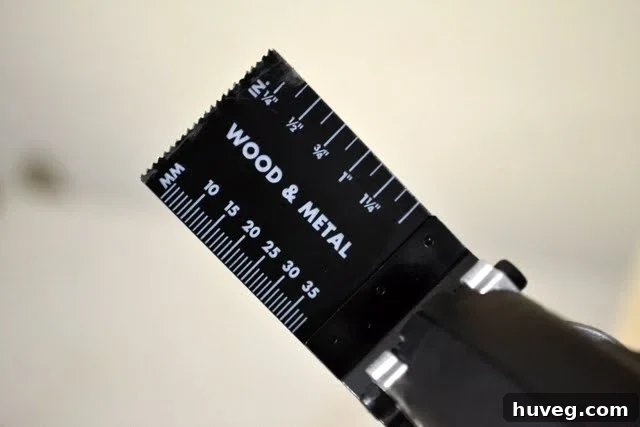 Oscillating tool for difficult tile joints