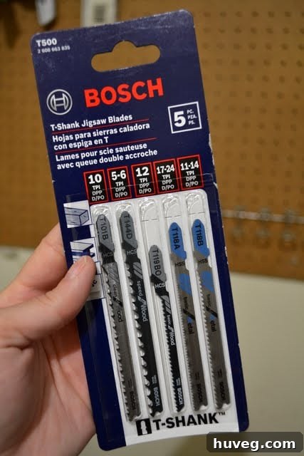 Selection of Bosch T-shank jigsaw blades for various materials