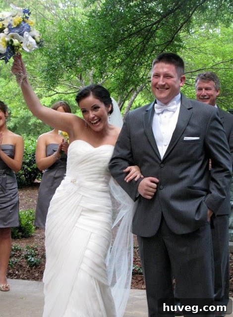 Smiling faces of the bride and mother of the bride