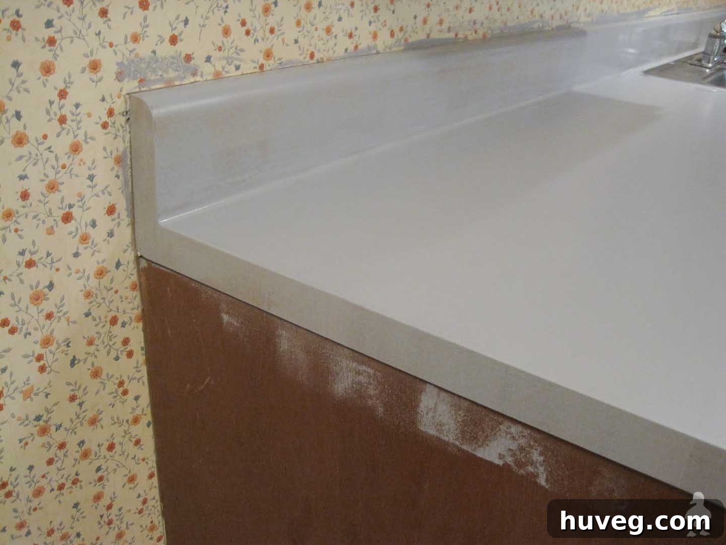 closeup of painted countertops