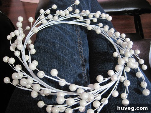Make a second wreath and position on top
