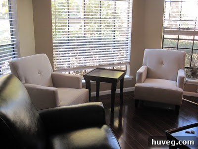 Overview of the transformed living room with new furniture and improved layout, demonstrating an optimized, comfortable, and aesthetically pleasing space.