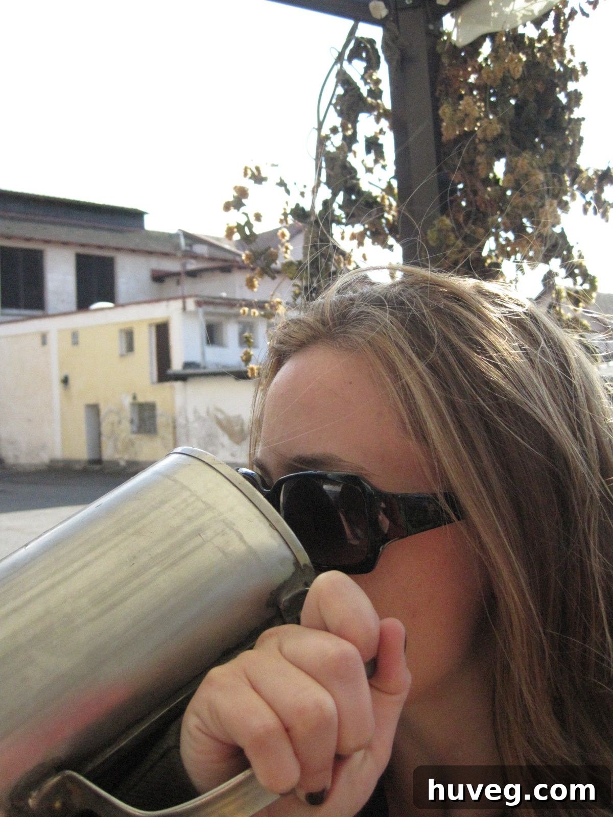 Proper technique for drinking from a large beer glass in Prague