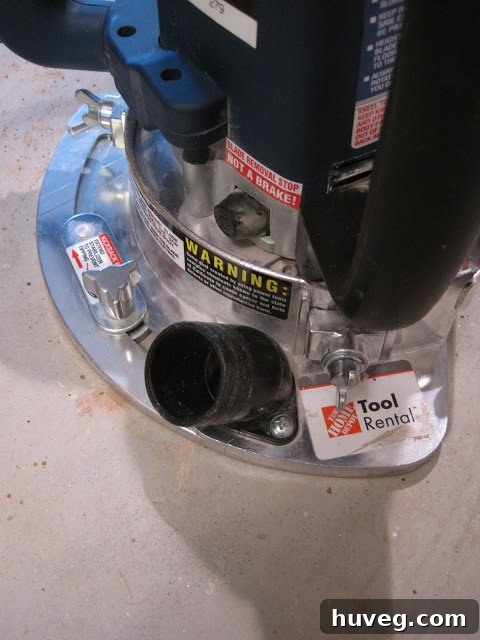 Jamb saw with hose connection for dust extraction
