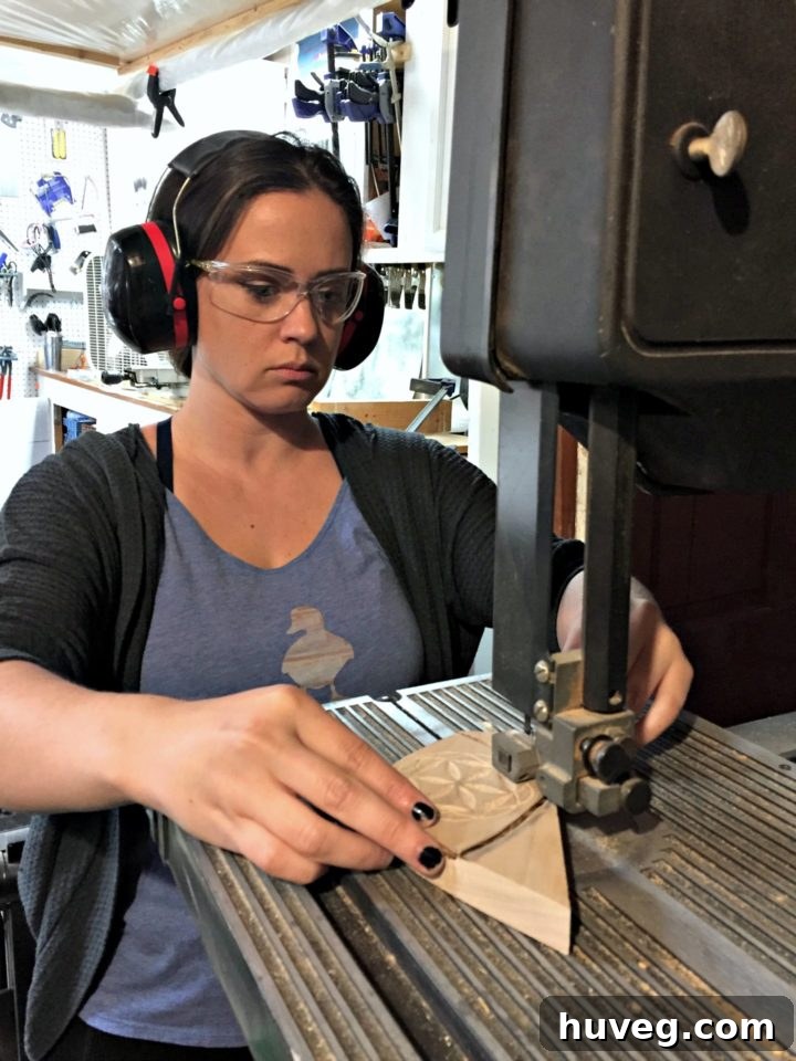 Working with a band saw - ugly duckling house - diy