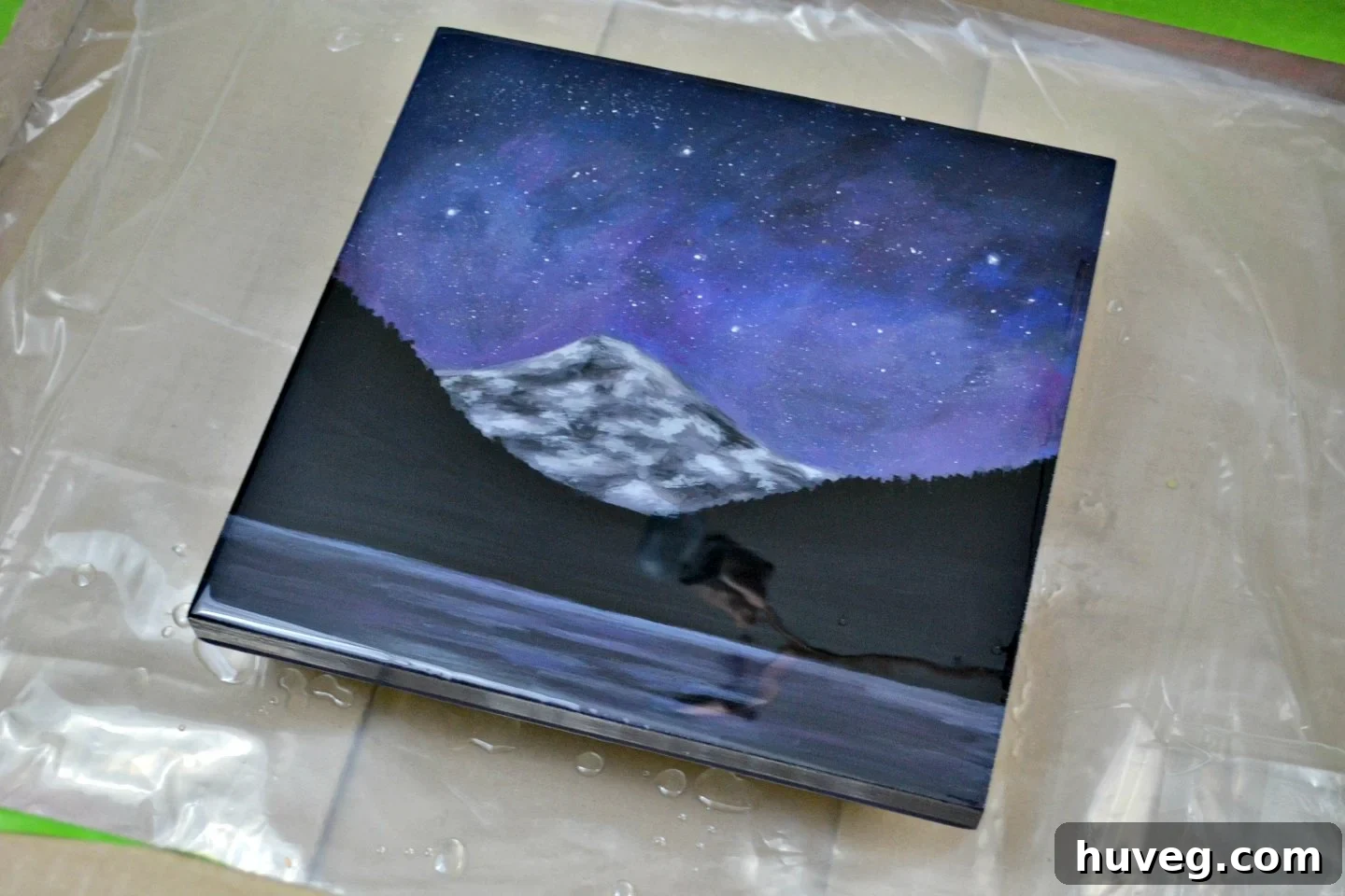 glassy look of epoxy resin to seal art