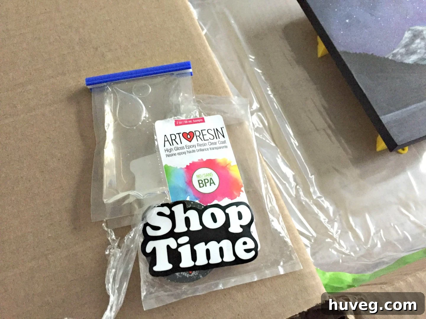 sample of high gloss epoxy resin clear coat for art - non yellowing art resin