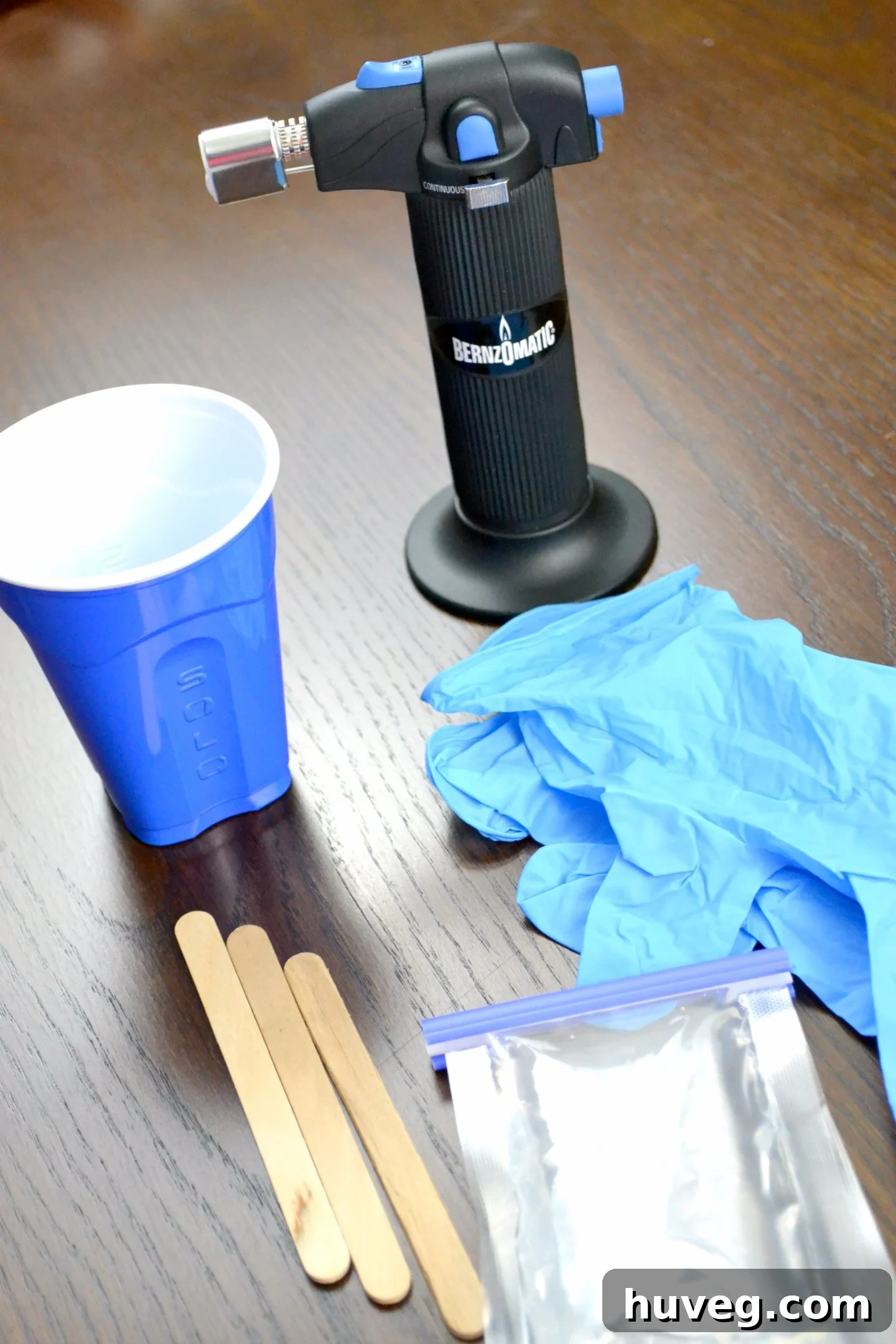 materials needed to seal art with epoxy resin
