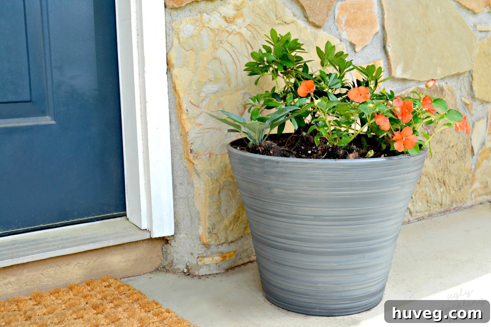 DIY tricks for covered porch planters from Ugly Duckling House