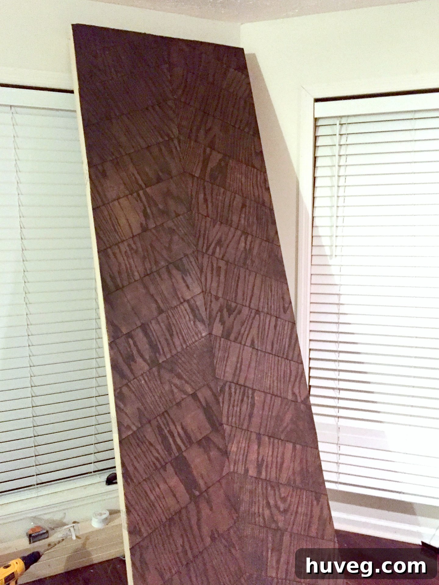 plywood background workbenchcon