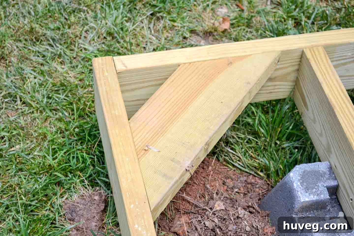 temporary corner brace help keeps frame square