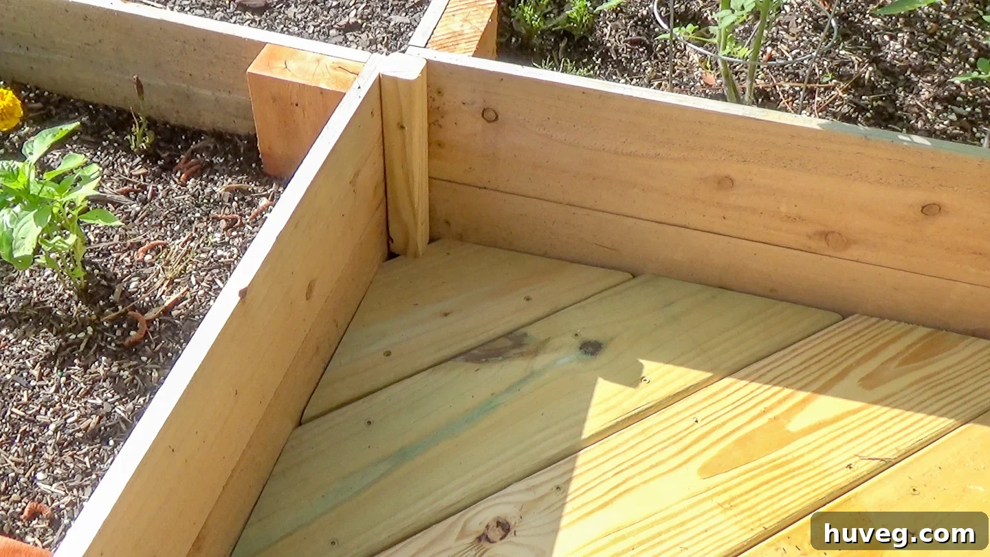 inner corner of mini deck