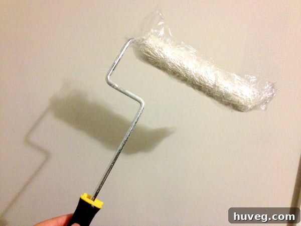 How to Keep a Paint Roller From Drying Out using plastic wrap