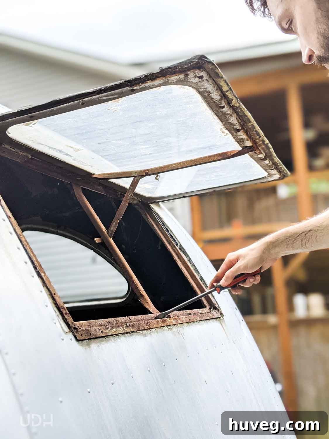 we got the back window of the camper open
