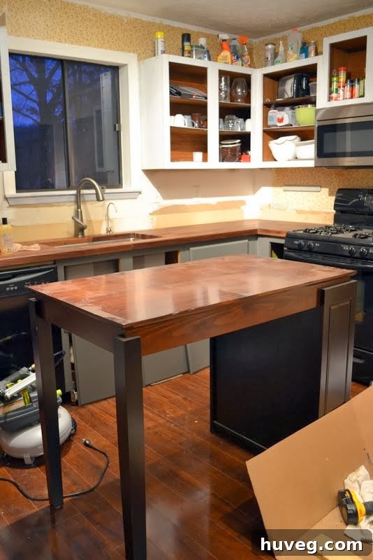 kitchen island feel