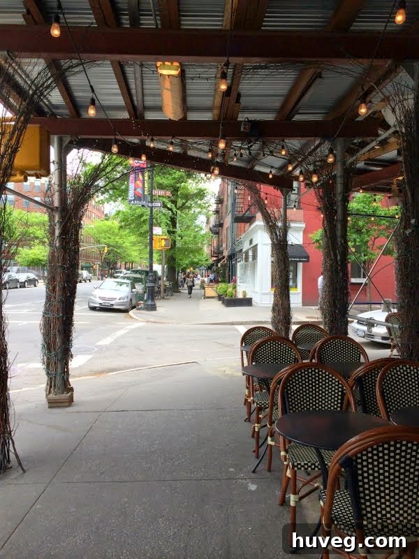 Walking around NYC, exploring West Village and Meatpacking District