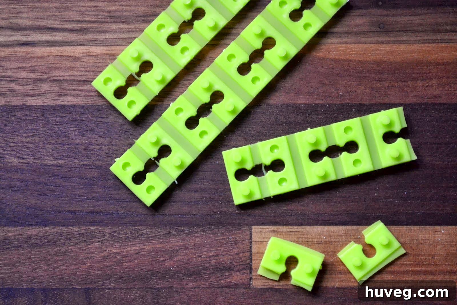 Outlet spacers