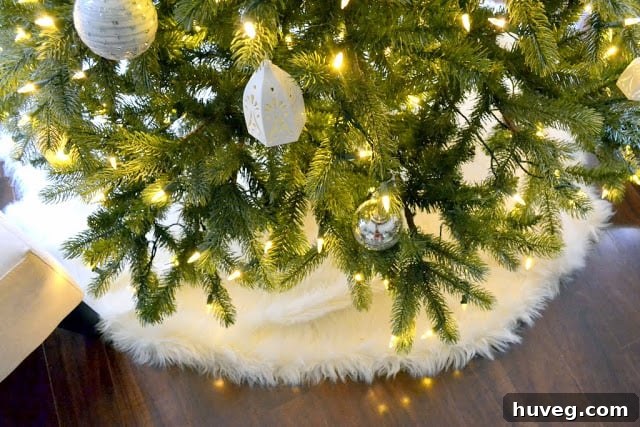 No-sew faux sheepskin fur tree skirt close-up, showcasing its soft texture