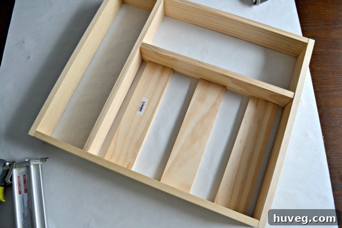 silverware drawer organizer spacing
