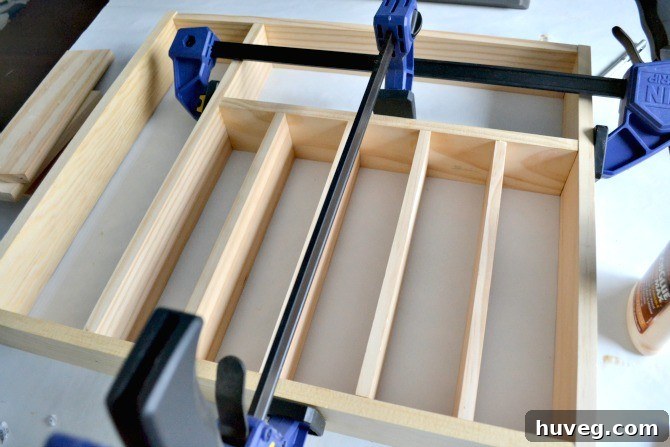 silverware drawer organizer clamps