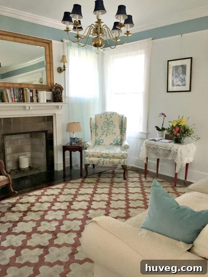Airbnb Savannah living room